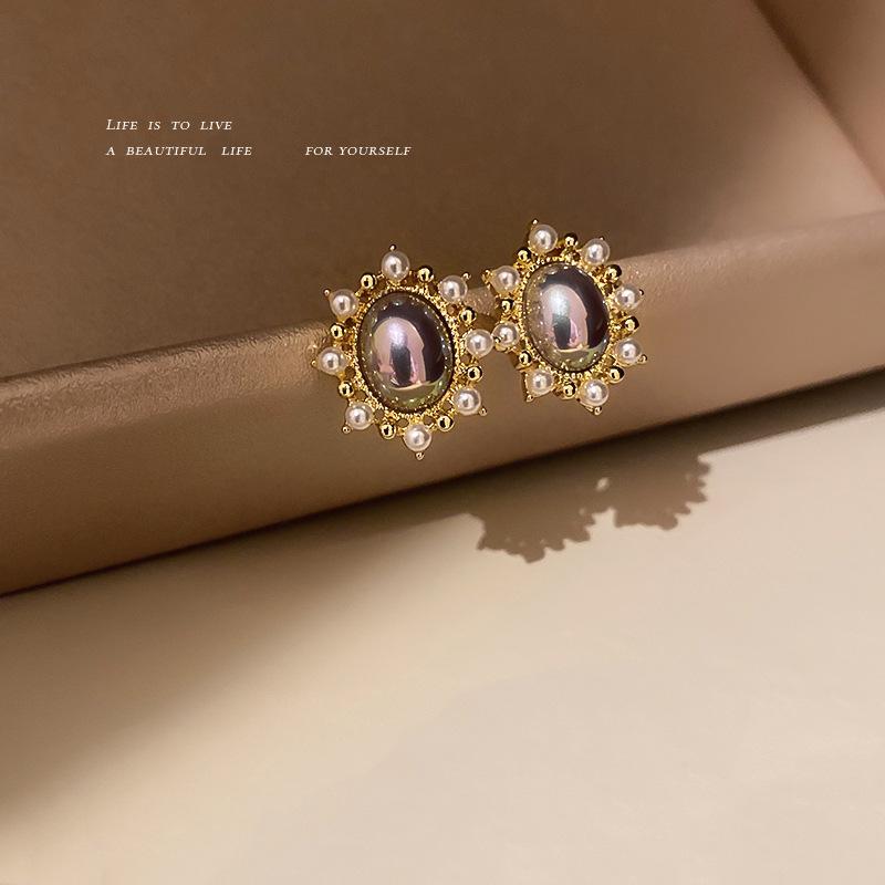 Pearl oval stud earrings Korean temperament simple pearl earrings ins light luxury earrings earrings women