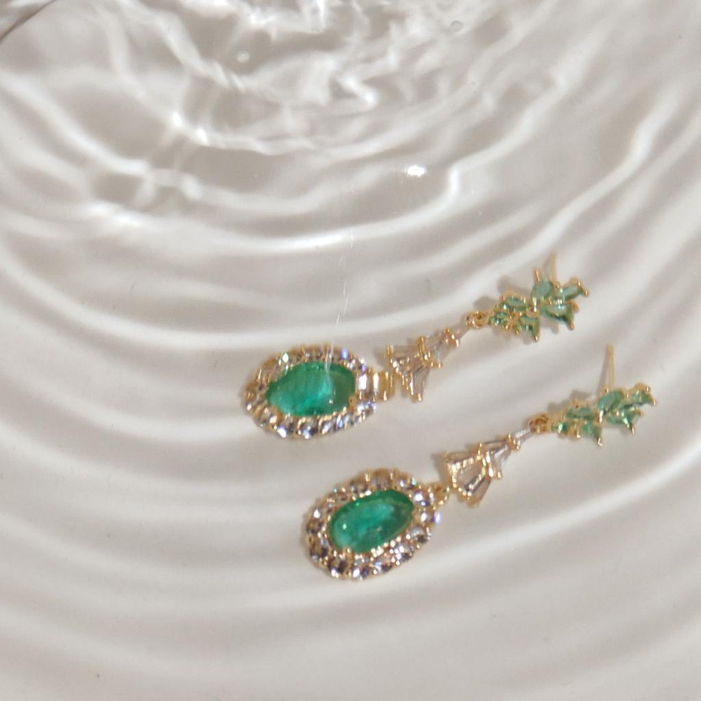 "Yu Zhuo Lake" Needle-plated romantic green zircon flash gentle earrings Court earrings