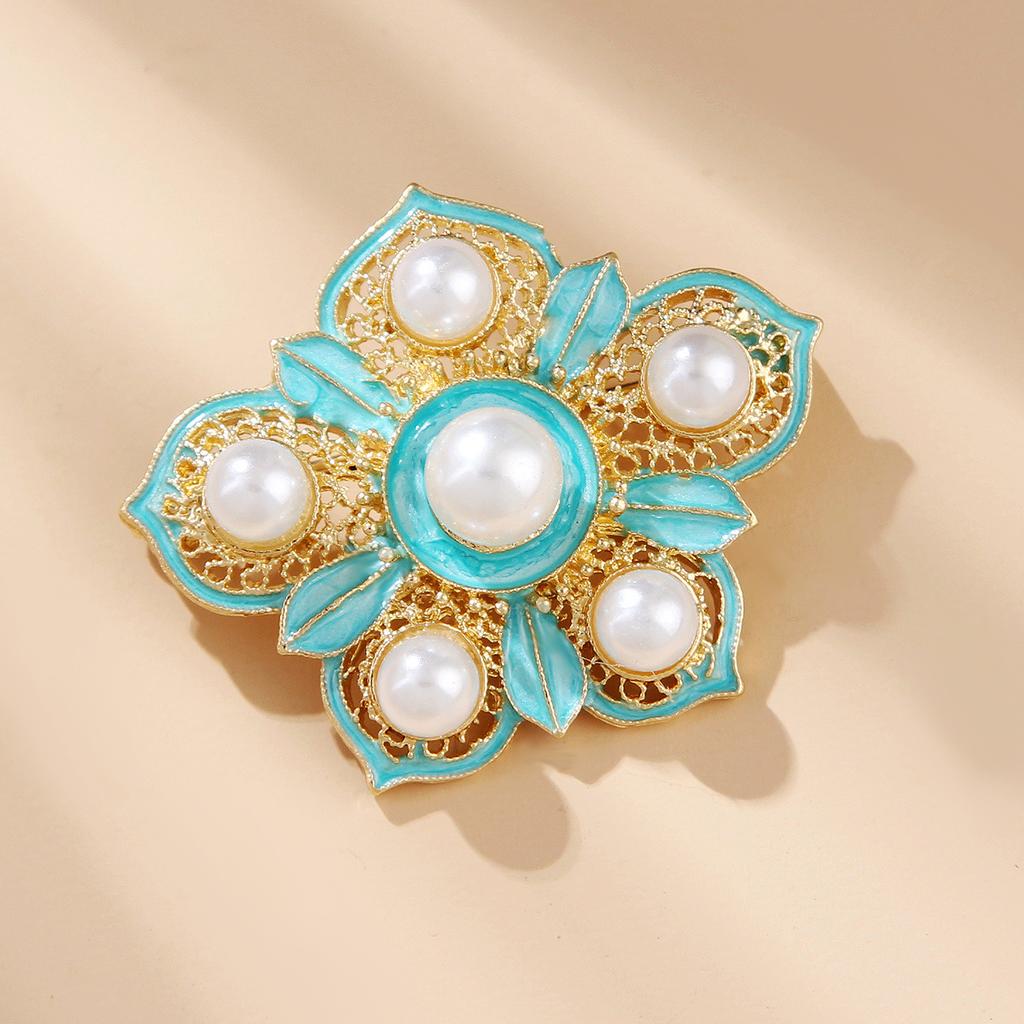 Chinese Style Ethnic Hollowed Out Oil Drop Pearl Butterfly Auspicious Cloud Pendant Brooch Cheongsam Accessories Female Pins Long-Lasting Color Brooch
