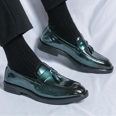 Britain New Designer Men's Green Tassels Pointed Casual Dress Homecoming Shoes Loafers Formal Wedding Footwear Zapatos Hombre