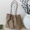 Simple Large-capacity Tote Bag Autumn New Fashionable Commuter Hand-held High-value Shoulder Bag