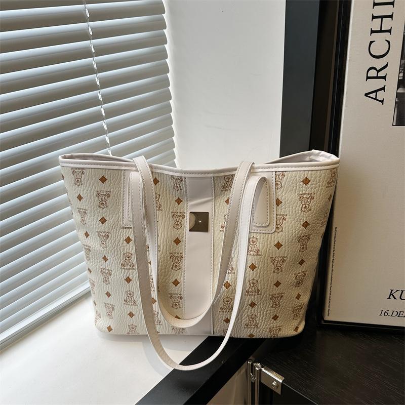 Fashion Commuter Large-capacity Bag 2025 Autumn and Winter New Women's Bag Popular Temperament Shoulder Bag Versatile Tote Bag