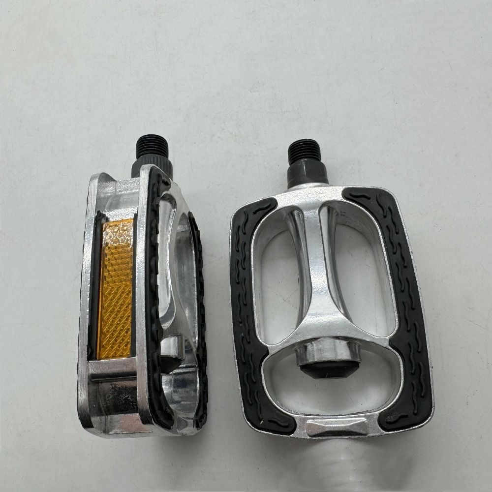 Retro Aluminum Alloy Bicycle Pedals Safety Non-Slip Bike Pedals Durable Reflective Strips Road Bike Pedals Outdoor Sports