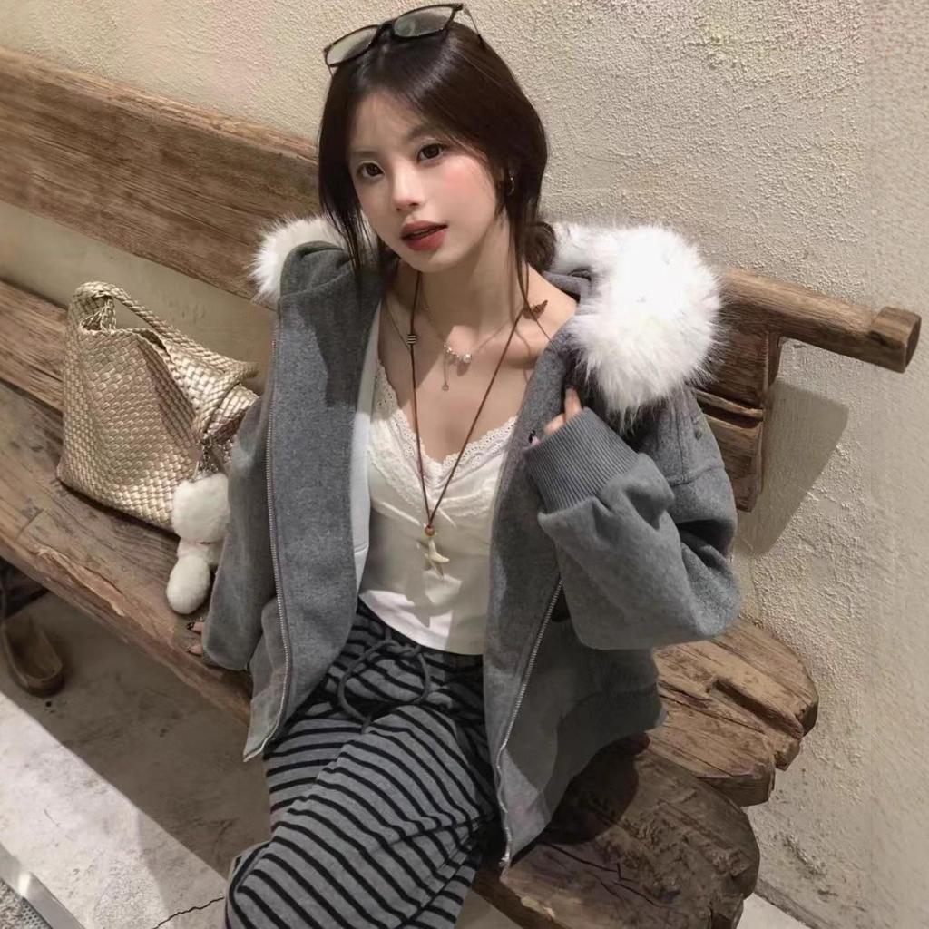 Women's 2025 Gray Wool Coat with Large Fur Collar: Autumn/Winter Plus Velvet Zip Cardigan