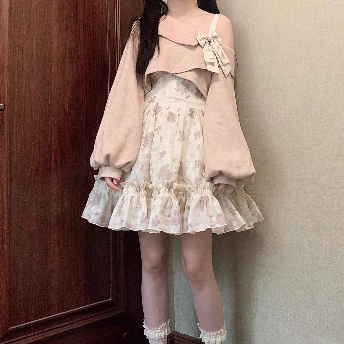 

Женский костюм больших размеров, платье принцессы розового цвета с подтяжками + розовый свитер с наклонными плечами 3XL