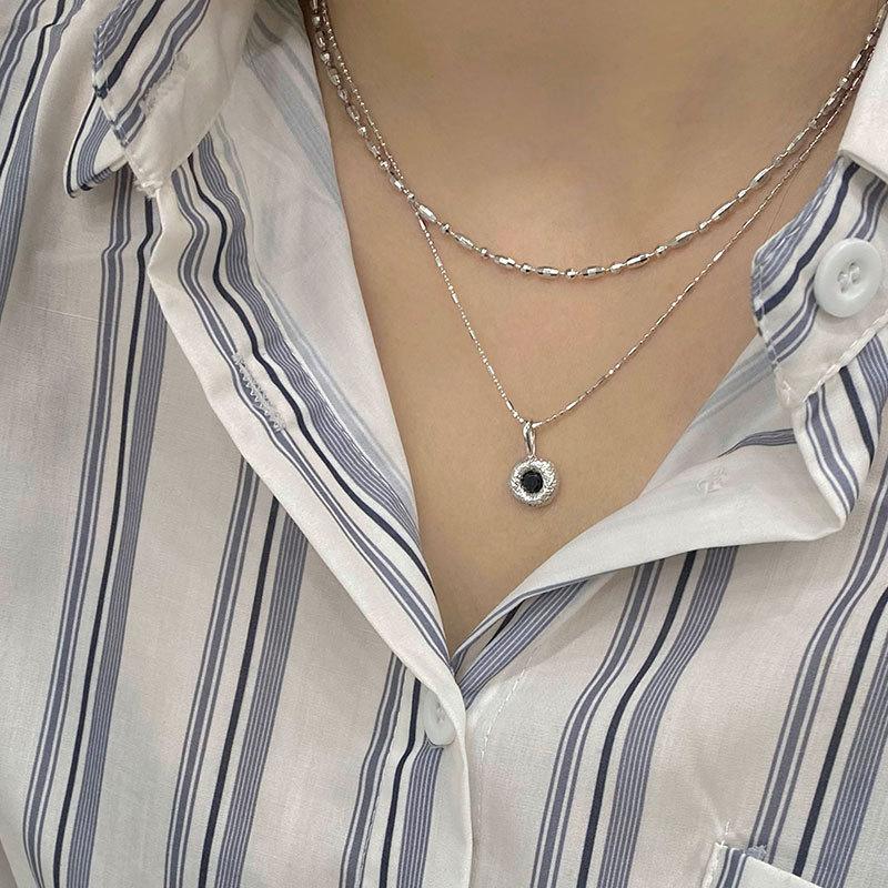 Ins Nischen-Mehrschichtige Halskette, Leichter Luxus, High-End-Feeling, Schlüsselbeinkette, Vielseitiges Neujahrs-Feeling