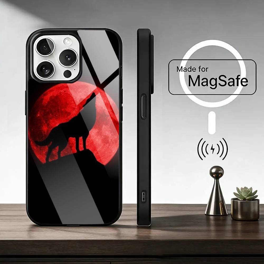 A wolf howling to the sky  Phone Case For iPhone17,16,15,14,13,12,11 Plus,Pro Magnetic with Magsafe Wireless Charging iPhone13PROMAX