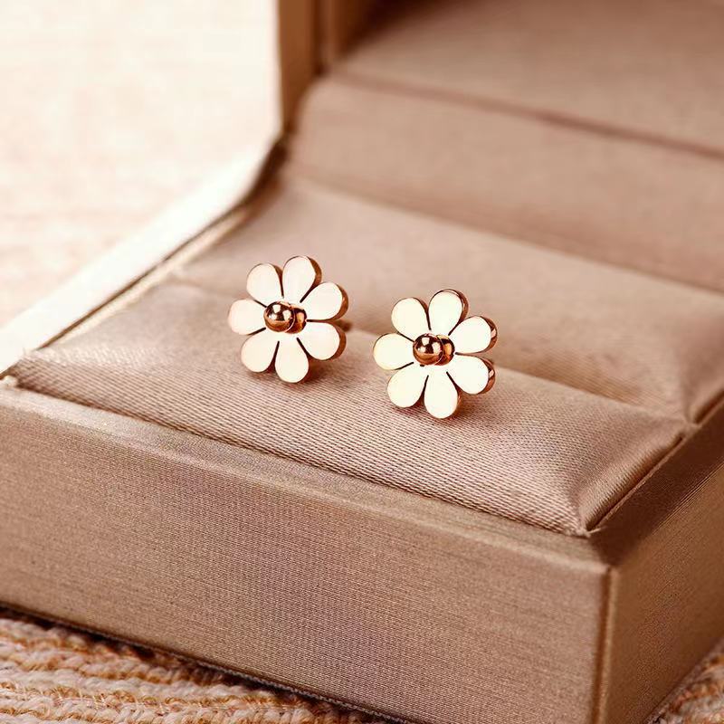 Stainless steel cute Daisy earrings Fashion rose gold earrings  does not fade hypoallergenic drop shipping