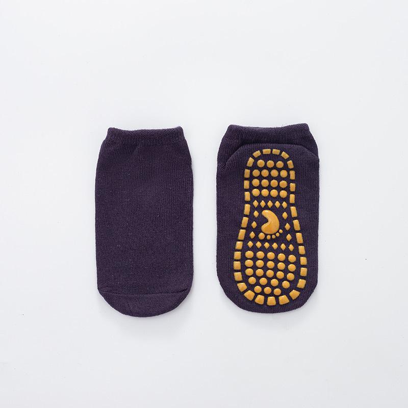 Kids' Non-Slip Trampoline Socks: Lightweight, Breathable, Dot-Grip for Safe Play and Walking, Perfect for Spring & Summer.