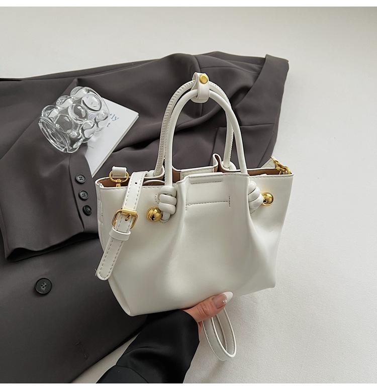 

Складная сумка-корзина для овощей женская 2025 модная универсальная новая высококачественная текстурная сумка нишевая дорожная сумка-мессенджер