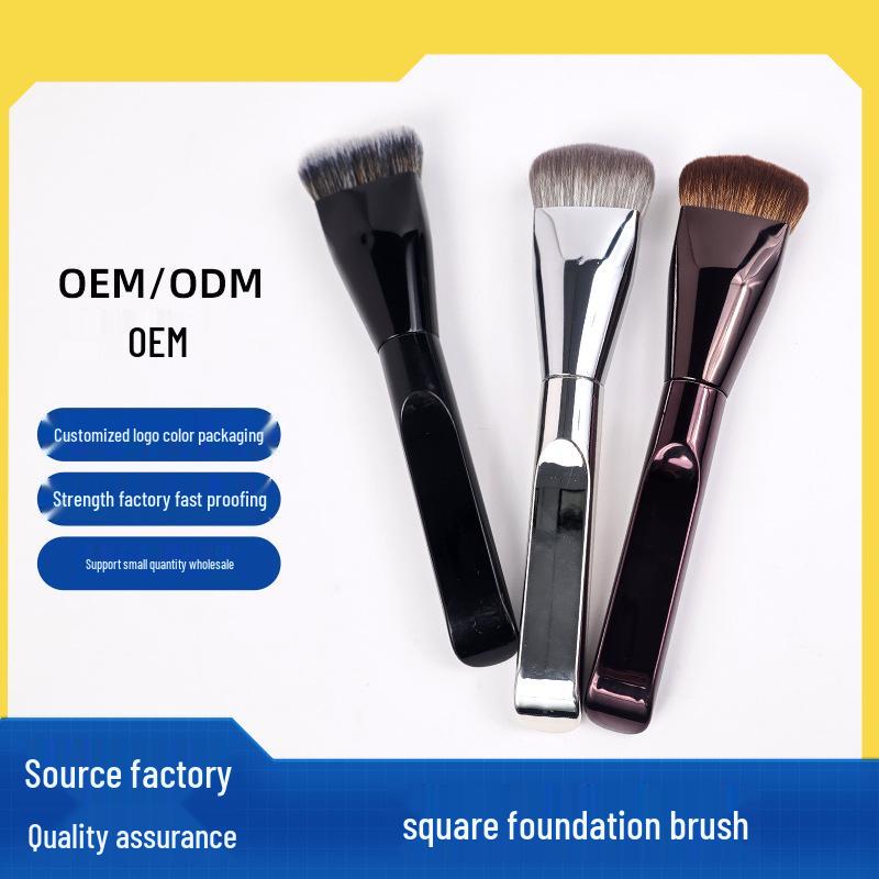 Non-Absorbent Flat Head Foundation Brush – Traceless Makeup with Soft Bristles