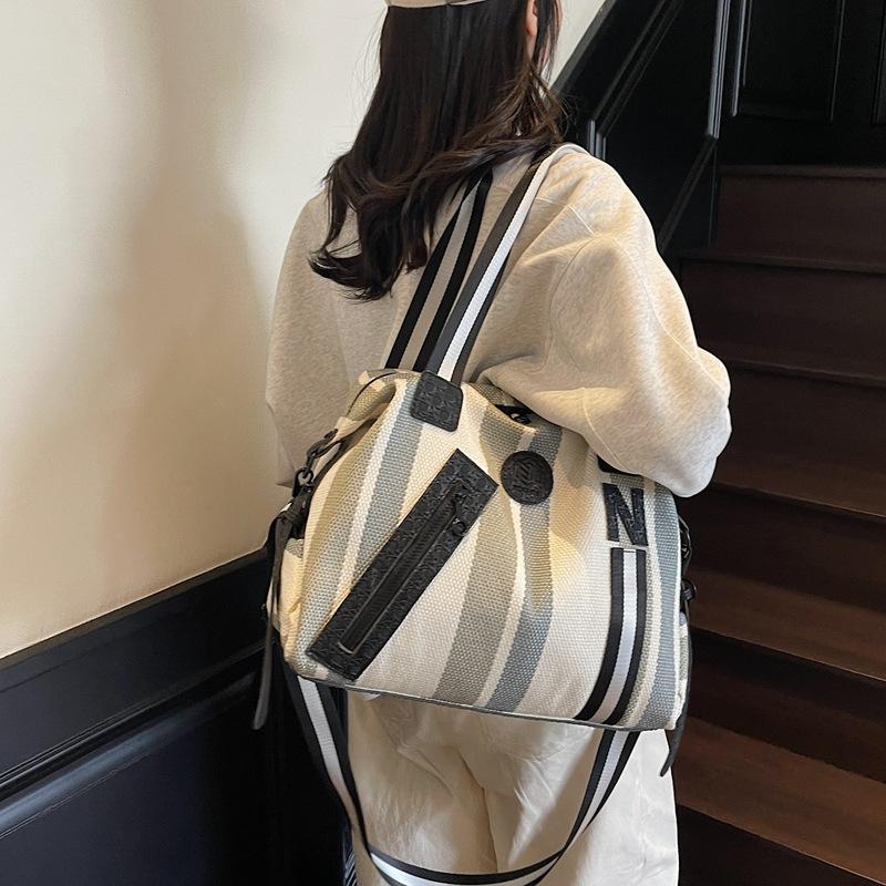 Striped Retro Travel Bag Women's Large Capacity Lightweight Handbag Short-distance Luggage Bag Dry Wet Separation Gym Bag