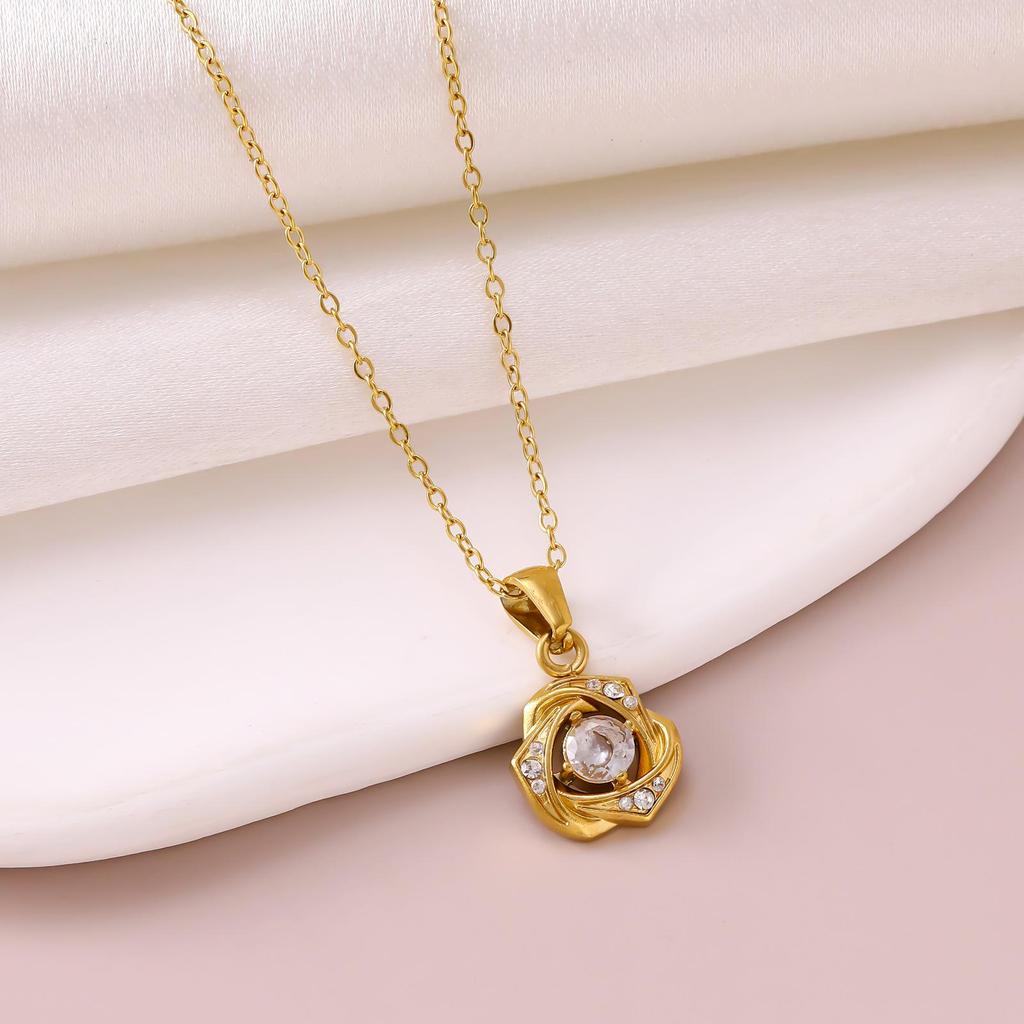 Niche Design 18K Gold Plated Titanium Steel Necklace Pendant for Women