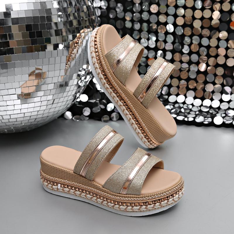 Fashion Gold Glitter Straps Platform Wedge Slippers Women 2025 Summer Beach Metal Decoration High Heels Shoes Leisure Outdoor Slides