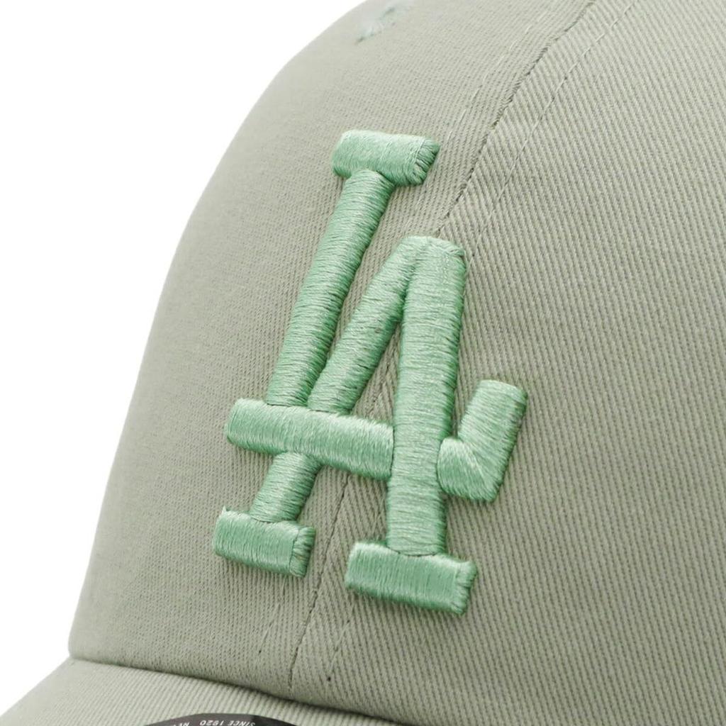 New Era Casual Classic Cap in Tonal Color Exclusive to Perfect for spring and this casual classic hat is perfect for everyday Available in popular
