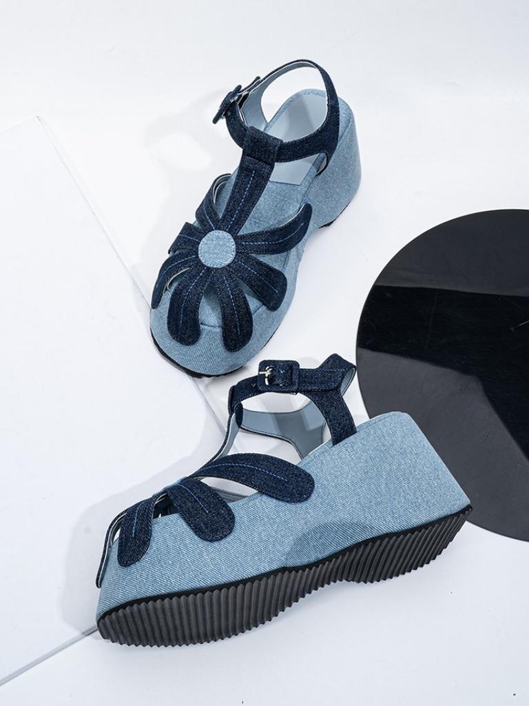 Fashion High Quality Denim Platform Sandals Women Fashion T Strap Buckle Flower Decoration Designer Shoe Summer Sexy Open Toe Beach Shoe