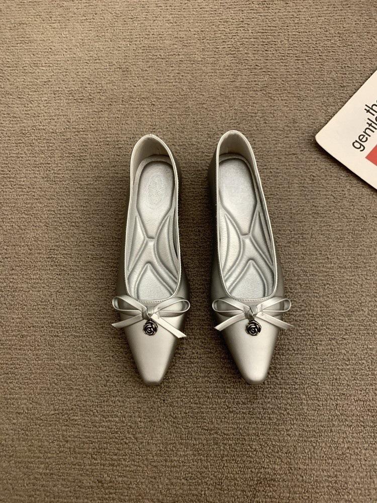 

Retro gentle bow ladyshoes shallow mouth inner height increase grandma shoes spring and summer single shoes fairy shoes 40 серебряный