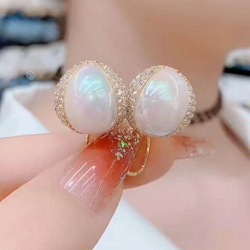 

Серьги с цирконом и жемчугом во французском стиле, ретро, элегантные, легко сочетаемые, серьги-пусеты, серебряная игла, новинка 2025 года, самые продаваемые, преувеличенные серьги Gold Diamond Pearl Earrings