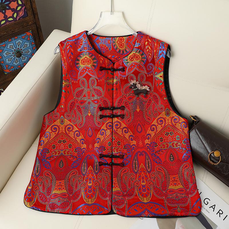 

2026 Spring/Autumn Chinese Red Jacquard Women s Vest with Frog Buttons - Retro Slimming Sleeveless Top 4XL (135-150 jin recommended) красный