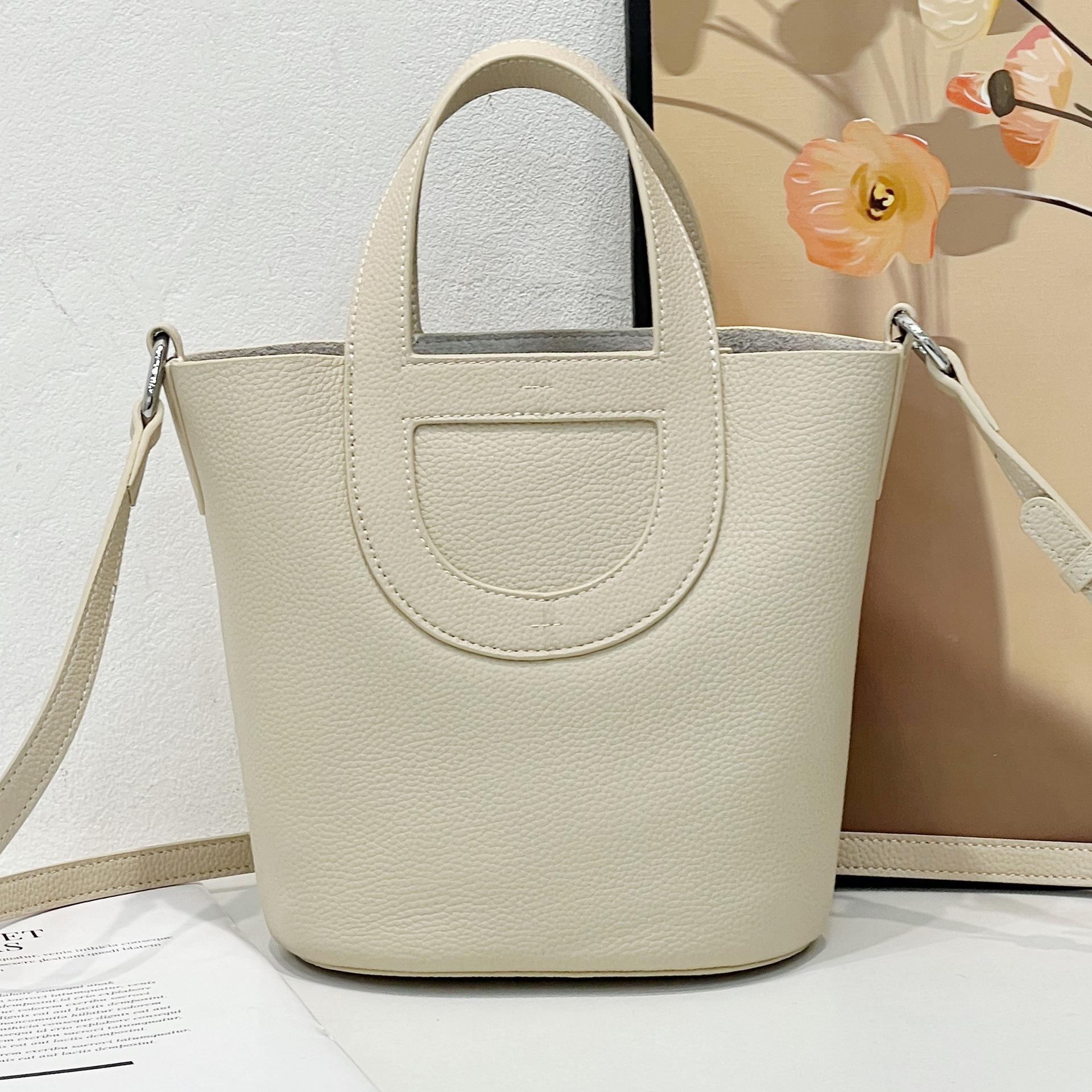 

Высококачественная универсальная женская сумка-ведро из мягкой кожи 19*12*21CM грязно-белый