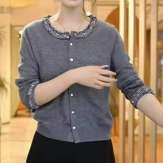 

Autumn Winter V-Neck Button-Up Cardigan for Middle-Aged & Elderly Women - Long-Sleeved, Tummy-Concealing, Age-Defying, Flattering Jacket L сірий колір