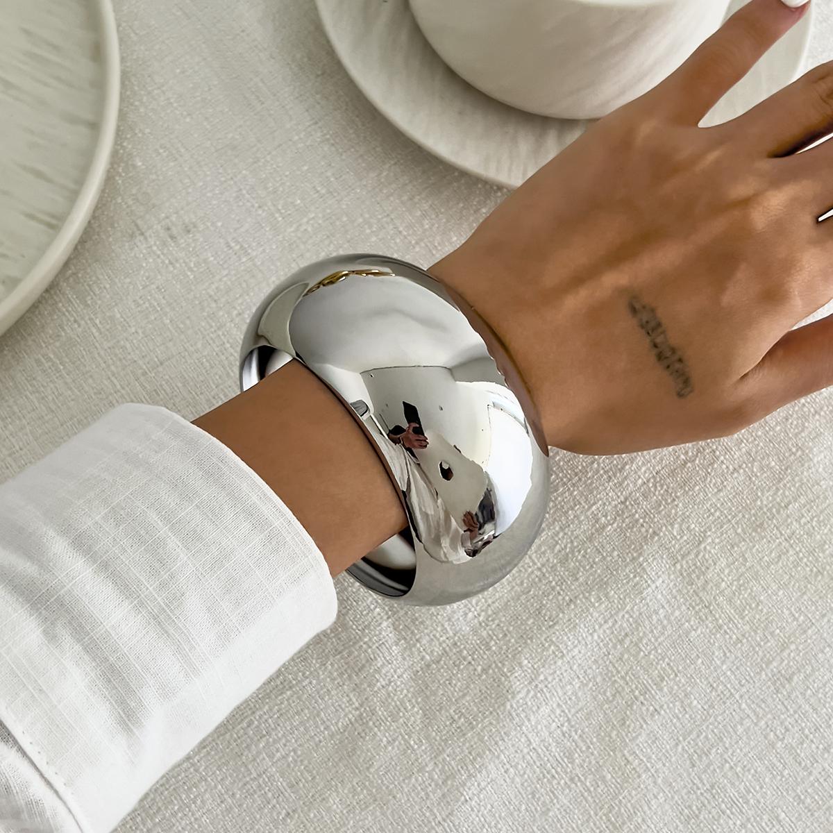 

SHIXIN Punk Smooth Metal Big Round Chunky Bangles for Women Exaggerated Geometric Glossy Wide Bracelet Party Wedding Jewelry