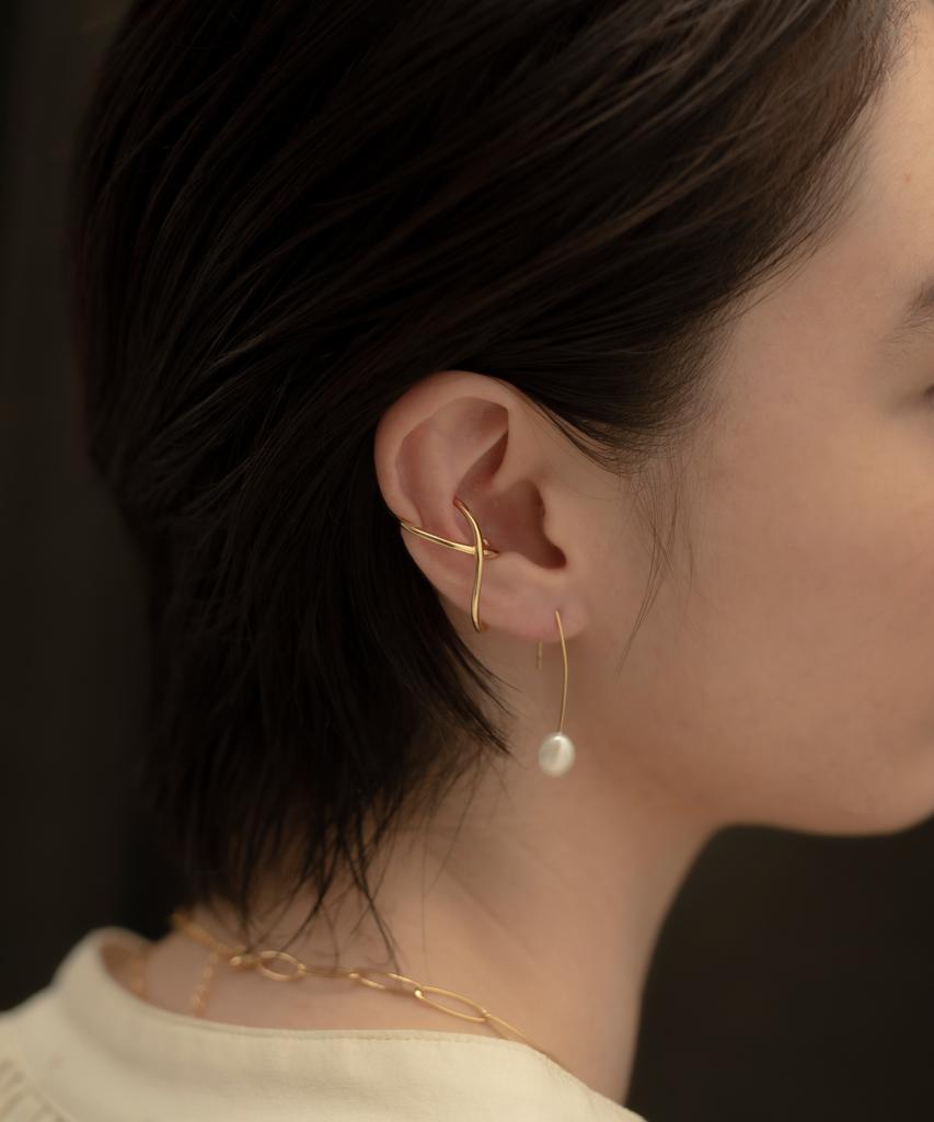 Novice Tokyo Cross Line Ear Cuff / Gold