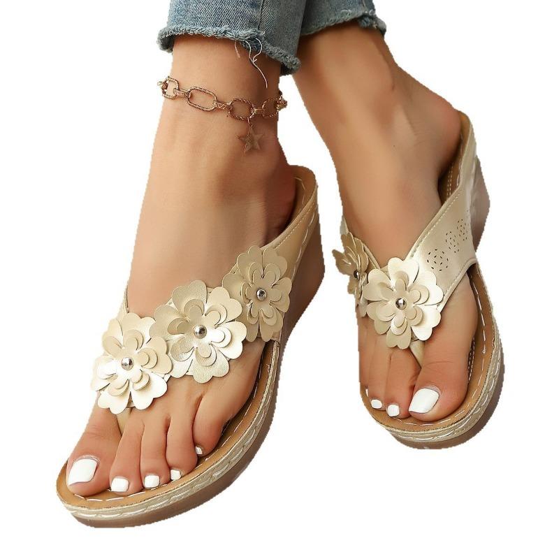 Thick-soled flip-flops women's new spring and summer fashion casual slope heel pinch foot thick-soled beach shoes