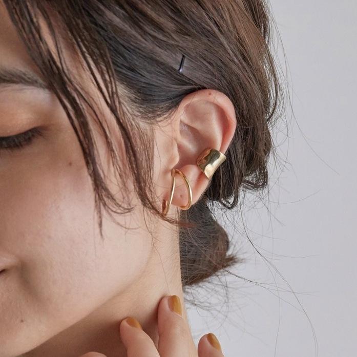 Japanese Minimalist Arc-Shaped Ear Cuff Earrings: Versatile, High-End and Stylish Stud Accessory.