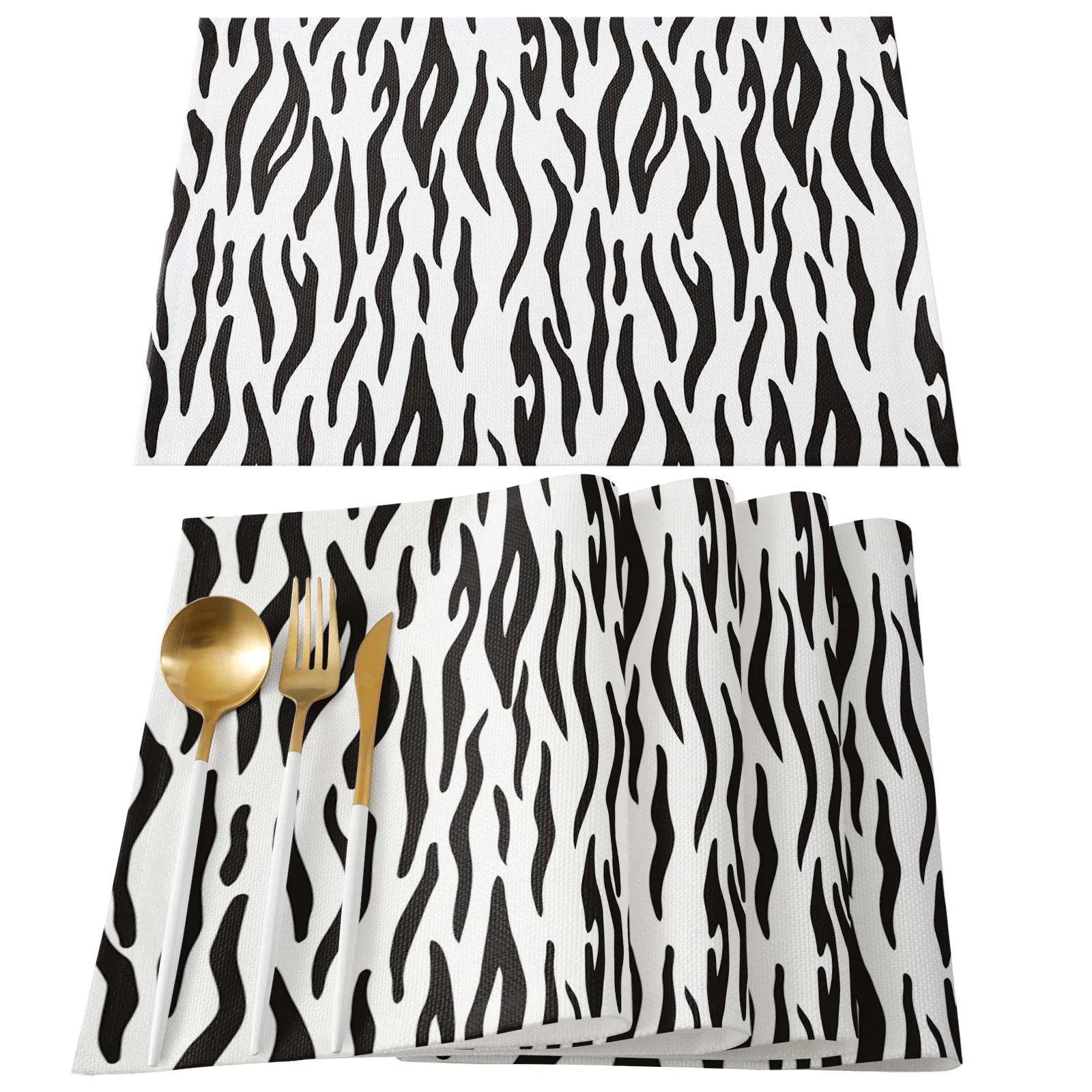 

Black And White Cow Pattern Placemats Set of 2/4/6pcs Kitchen Coffee Accessories Coasters Home Dining Table Decor Linen Mats 2pcs 30x45cm