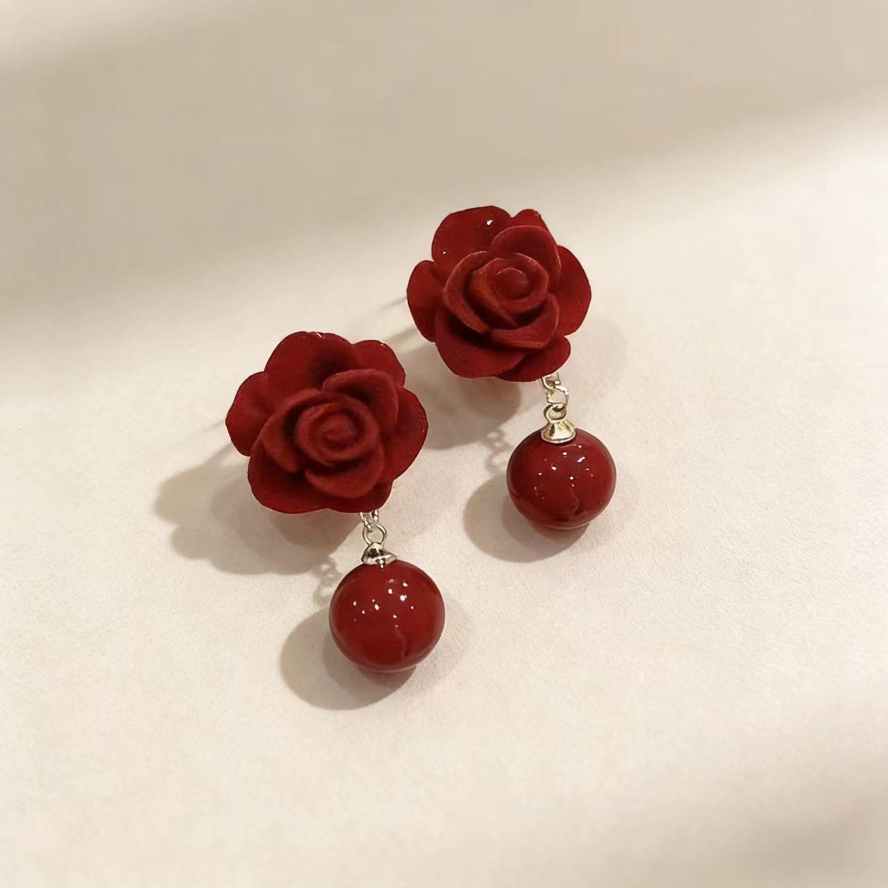 Vintage Hong Kong Style Red Rose Pearl Earrings красный