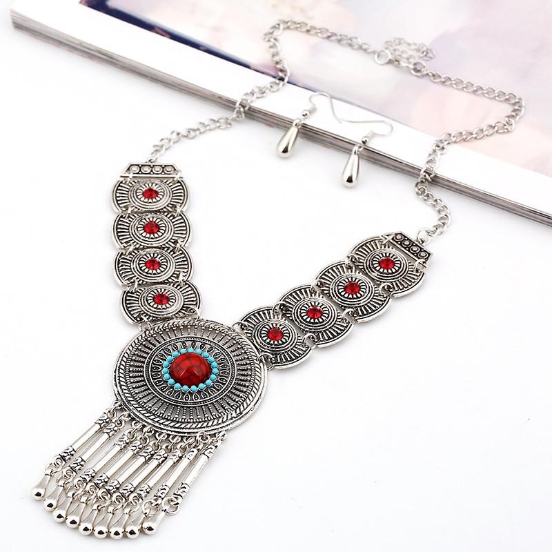 Vintage Water Drop Tassel Necklace With Rhinestone Hollow Geometric Pendant For Women