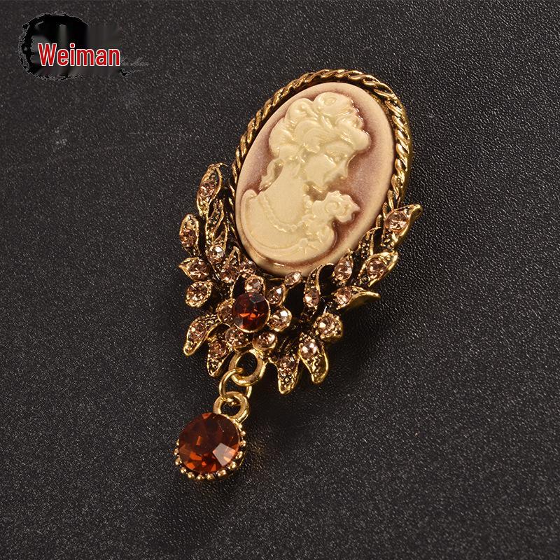 Elegant Rhinestone Brooch: Timeless Corsage Pin for Sweaters and Coats