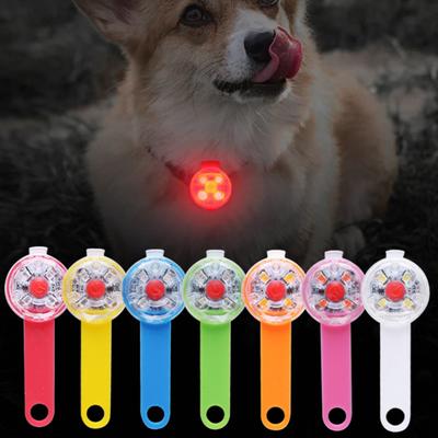 Pendentif Lumineux de Suivi pour Animaux à LED Lumière Vive Colliers pour Chiens Vêtements pour Chiens Perte Résistant aux Intempéries Lumière de Sécurité LED Rechargeable par USB Sécurité