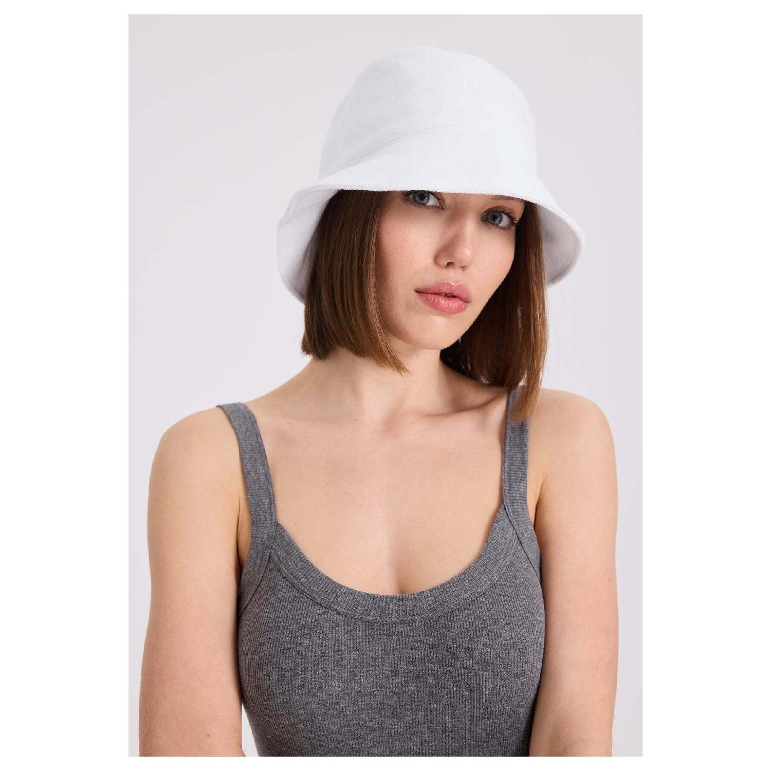 

Белая махровая панама с полотенцем синий