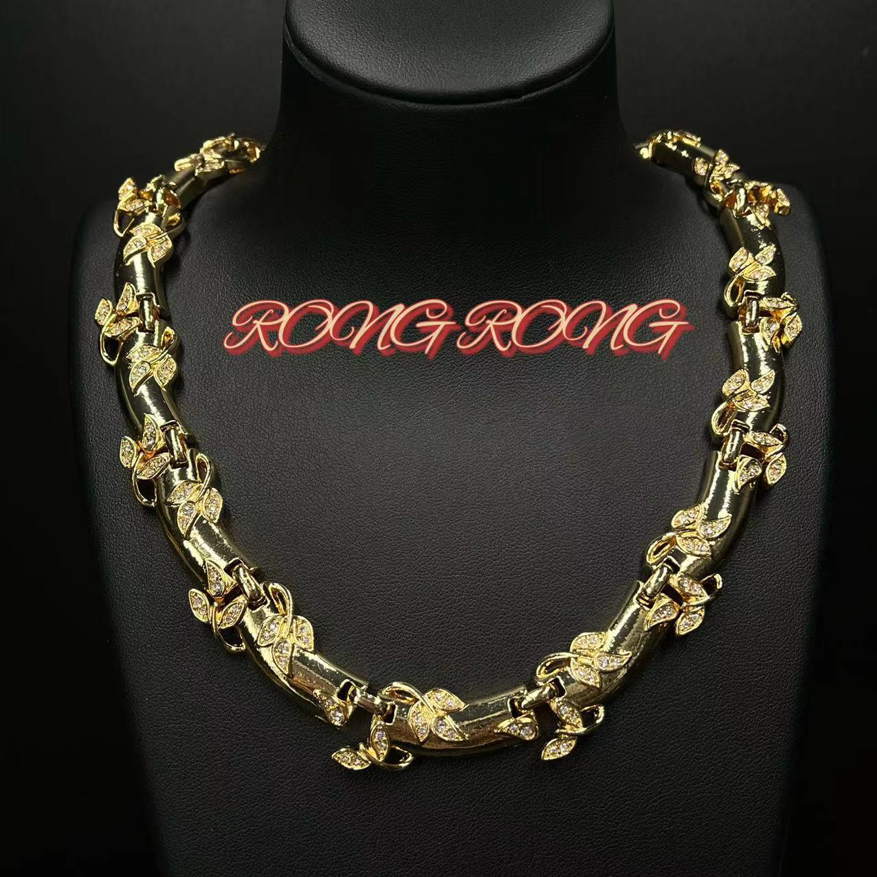 

Vintage Cloisonné Gold Leaf Necklace: Luxury Diamond-Studded Sweater Chain