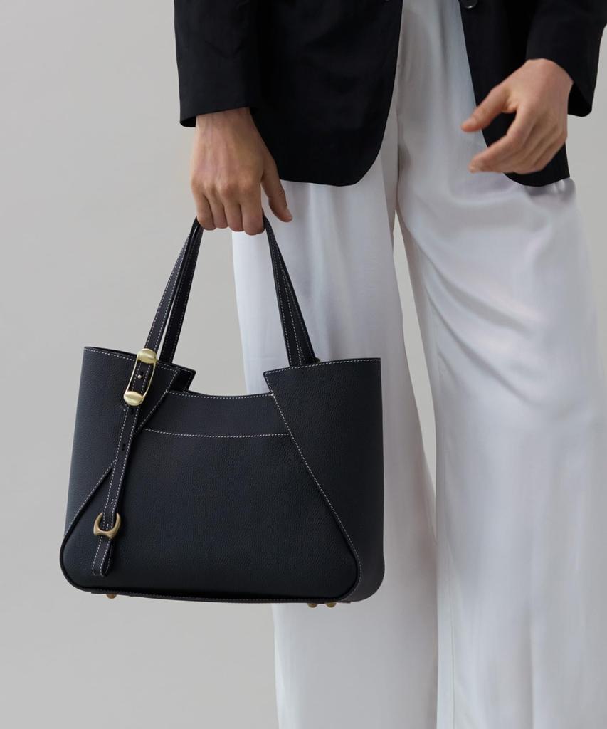 Toff & Loadstone Wrap Tote, Light Shrink Tote Bag, Cowhide Leather, One Size, Black