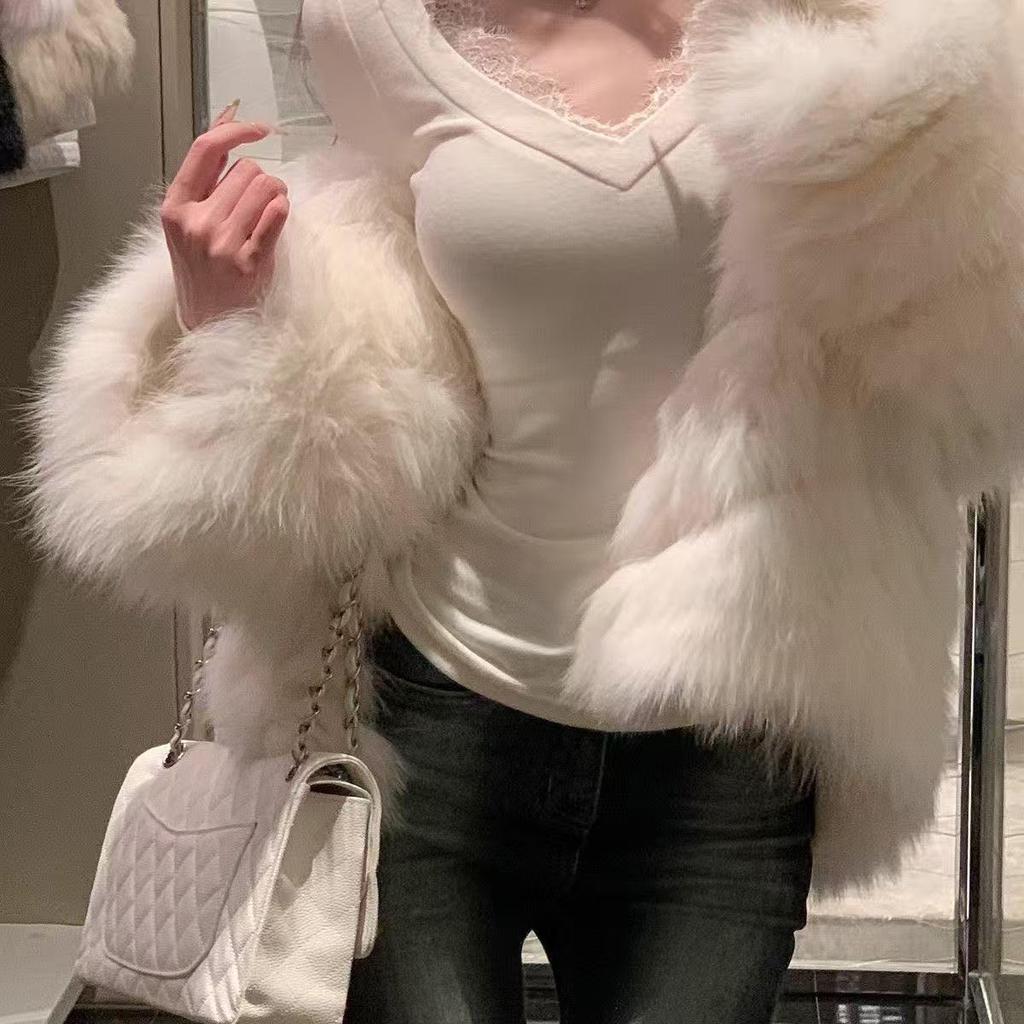 Women's Lace Trim V-Neck Thermal Base Layer Top - Slim Fit, High-End Feel for Autumn/Winter 2025