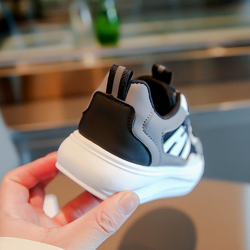 Kindermode Atmungsaktiv Niedrig Geschnitten Kinder Studenten Trendige Weiche Sohle Lauf Sport Skateboard Schuhe Jungen und Mädchen Bequeme Sneaker