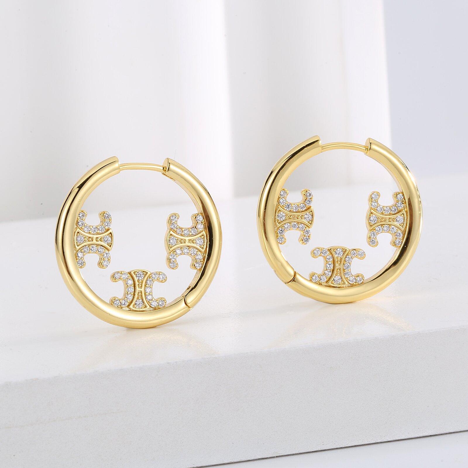 

Легкая роскошь, атмосфера знаменитости, модные серьги с высоким чувством, узор, полые циркониевые серьги-клипсы, модные серьги с высоким чувством