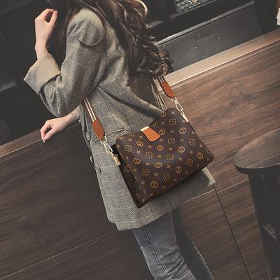 Bucket Bag Women's New Style Women's Crossbody Bag Large Capacity Mother Bag Presbyopia Shoulder Bag