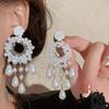Elegante Retro-Ohrringe mit Perlen und Harzblumen