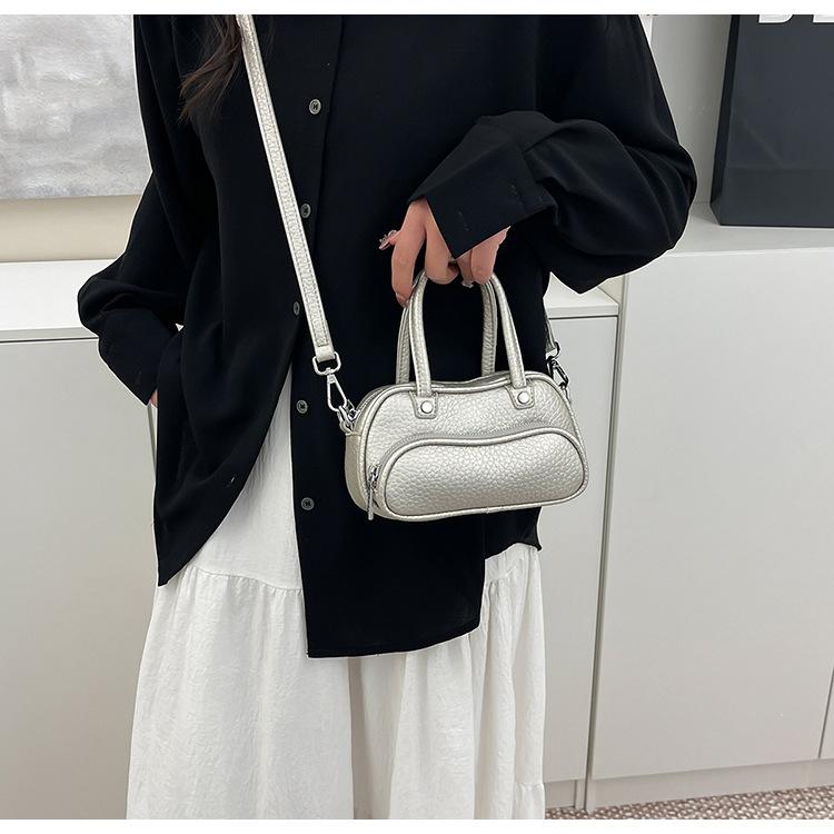 Small Square Bag Diagonal Straddle Women's 2025 Summer New Fashion Women's Bag Versatile Shoulder Messenger Bag
