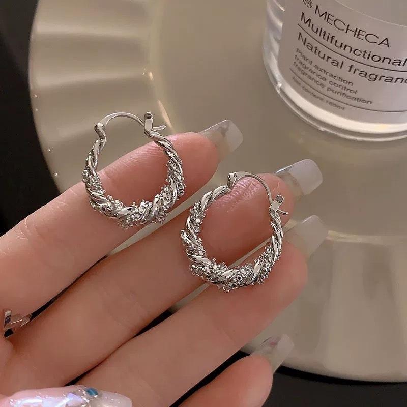 Korean High-end Winding Flash Diamond Earrings, Light Luxury Unique Personalized Stud Earrings Internet Celebrity Earrings