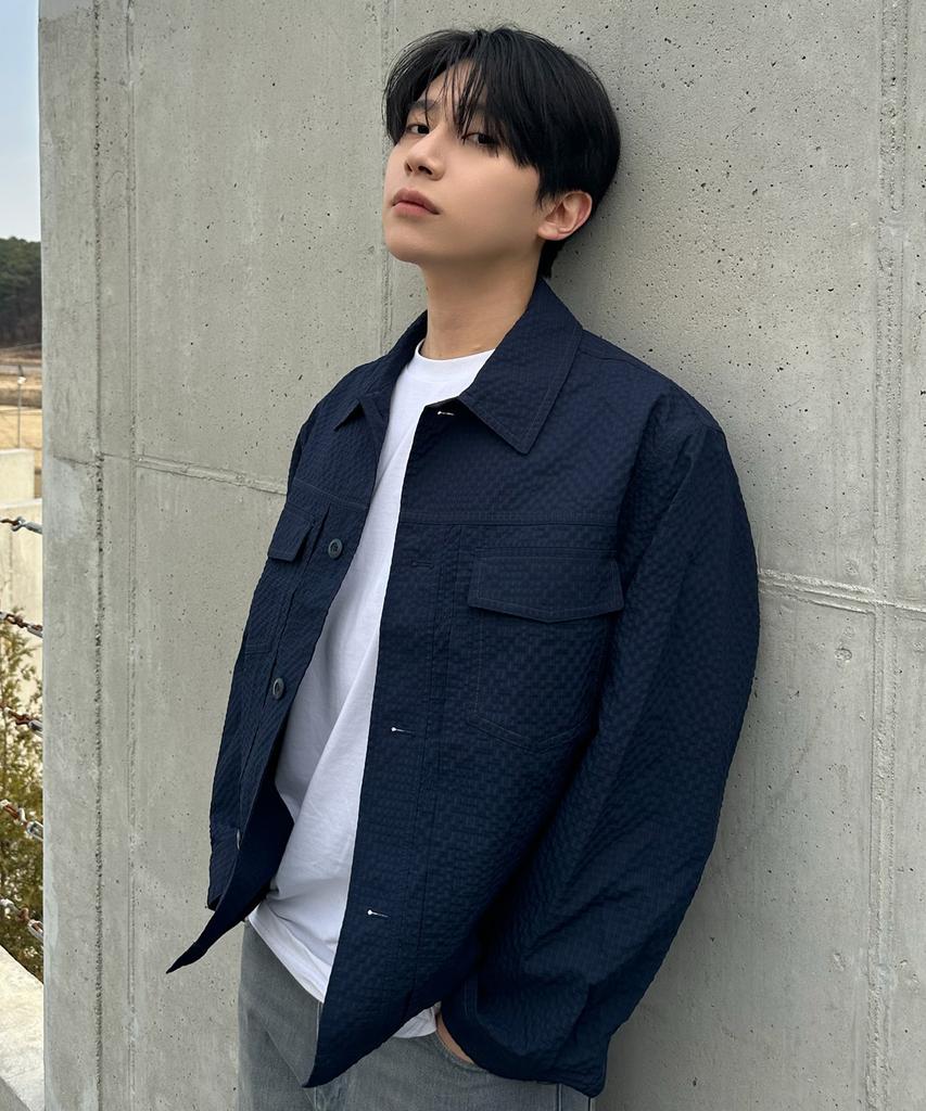 Mindbridge [Couture] Navy Two-Tone Seersker Oversized Trucker Jacket
