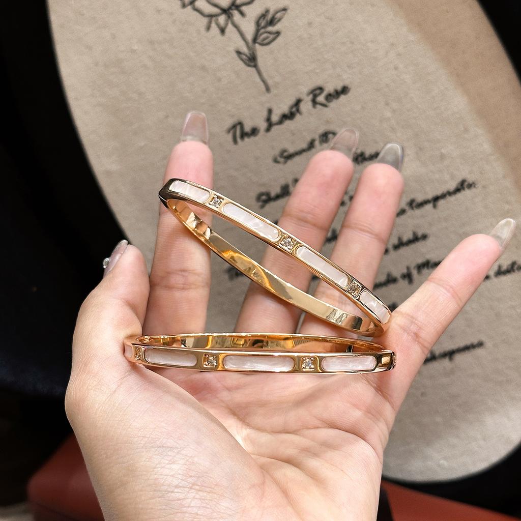 Seiko and Simple Micro-embellished Fashionable and Versatile Bracelet