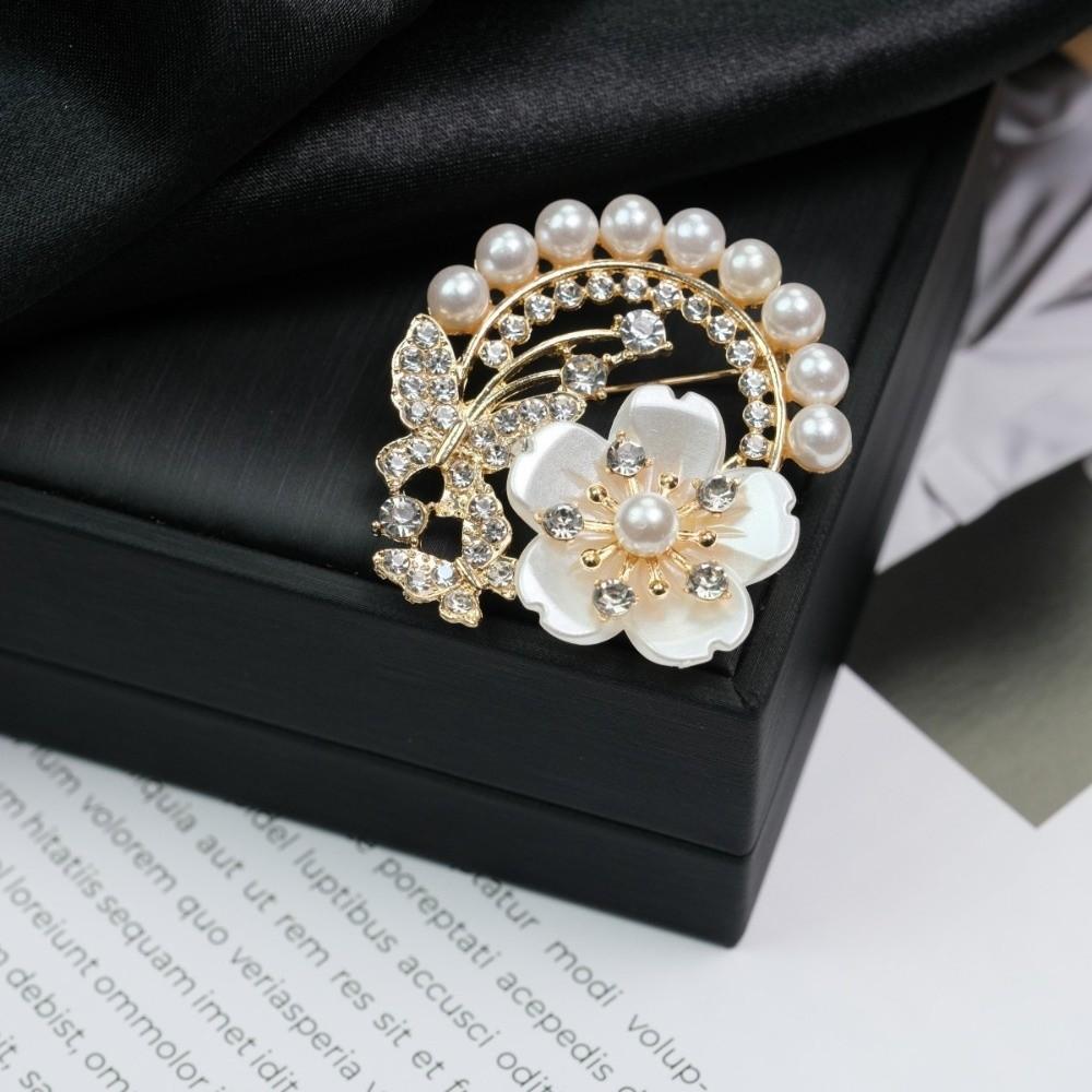 Shinning Crystal Pearl Flower Brooch Diamond Alloy Floral Brooch  Women s Fashion 1