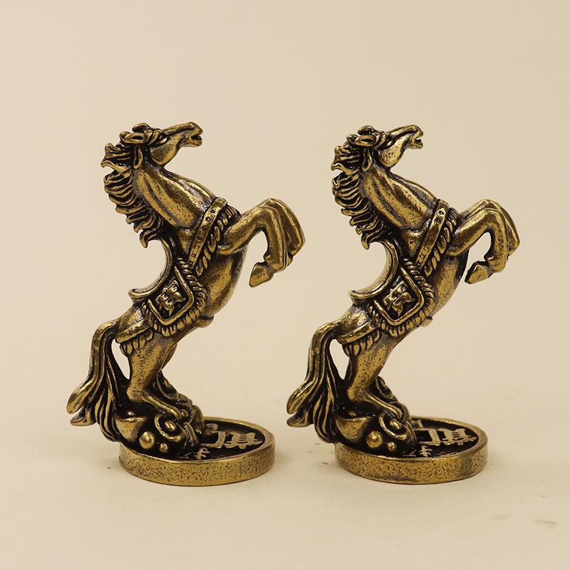

Horse Shaped Small Ornaments Made Of Brass Handicrafts One Size золотий