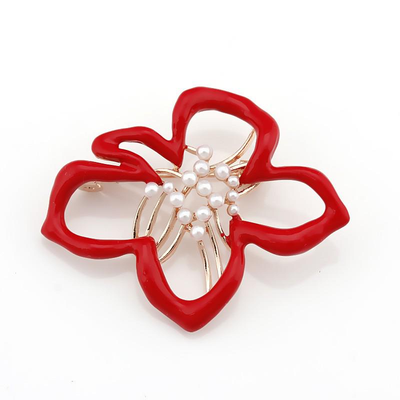 Elegant 3D Leaf & Pearl Brooch - Fashionable Pin for Clothing Accessories