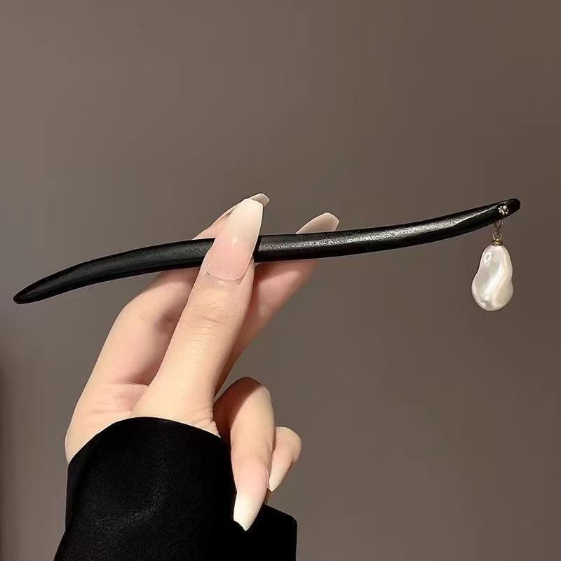 Sandalwood Women's Hairpin: Elegant Modern-Chinese Style Wooden Updo Stick